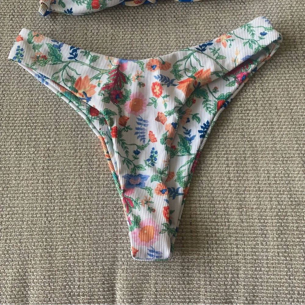 Floral Print White & Coral Women's Bikini Set. NWOT